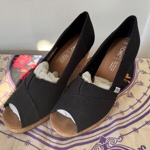 TOMS Classic Espadrille Wedge Sandal Sz9- NWOT